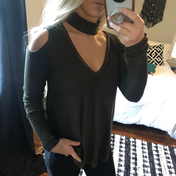 Olive green v neck blouse - Picture 2 of 3